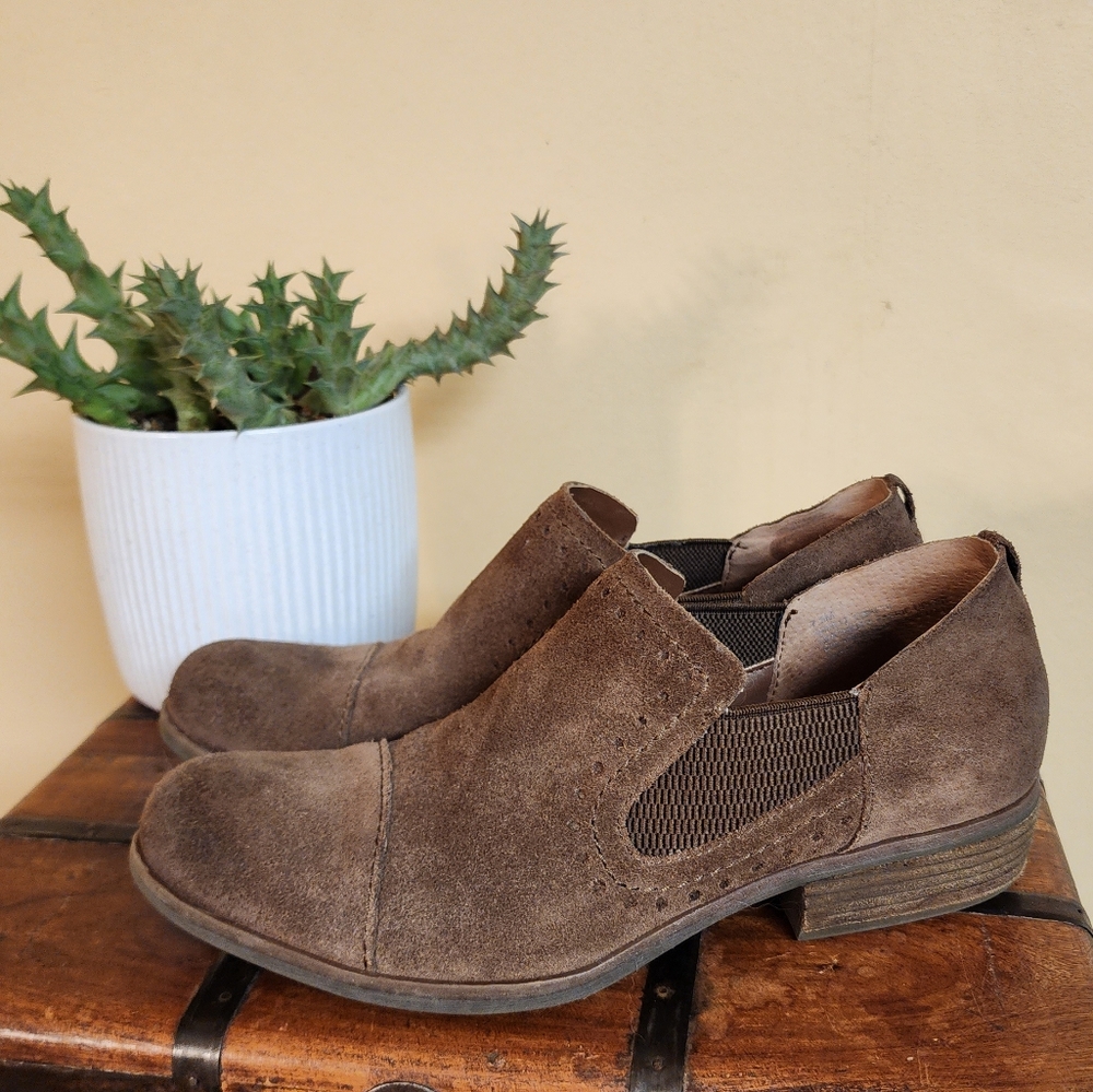 Korks Gertrude Leather Slip On Western Style Shoes/Booties Size 7.5